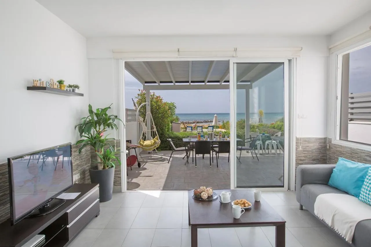 Villa Suri, Luxury Seafront Villa Ayia Napa