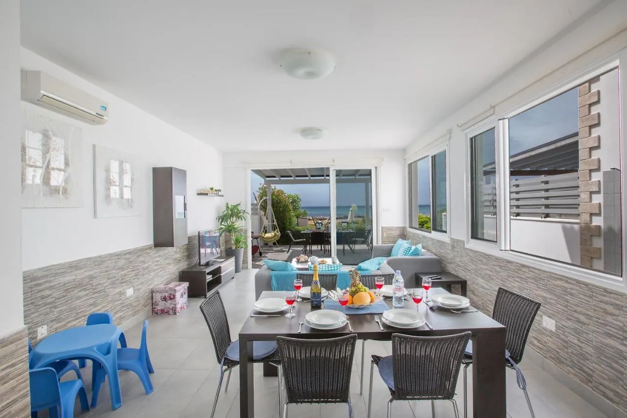 Villa Suri, Luxury Seafront Villa Ayia Napa