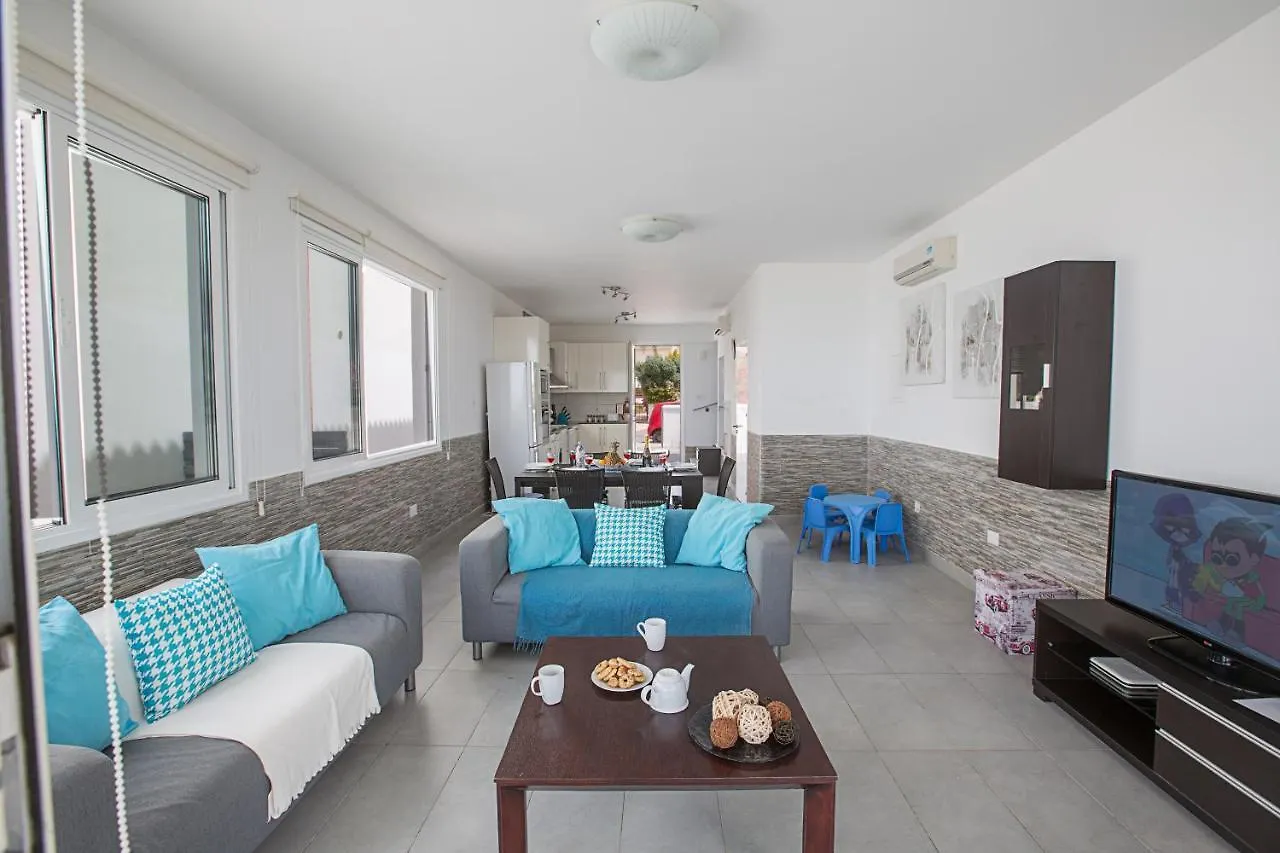 Villa Suri, Luxury Seafront Villa Ayia Napa