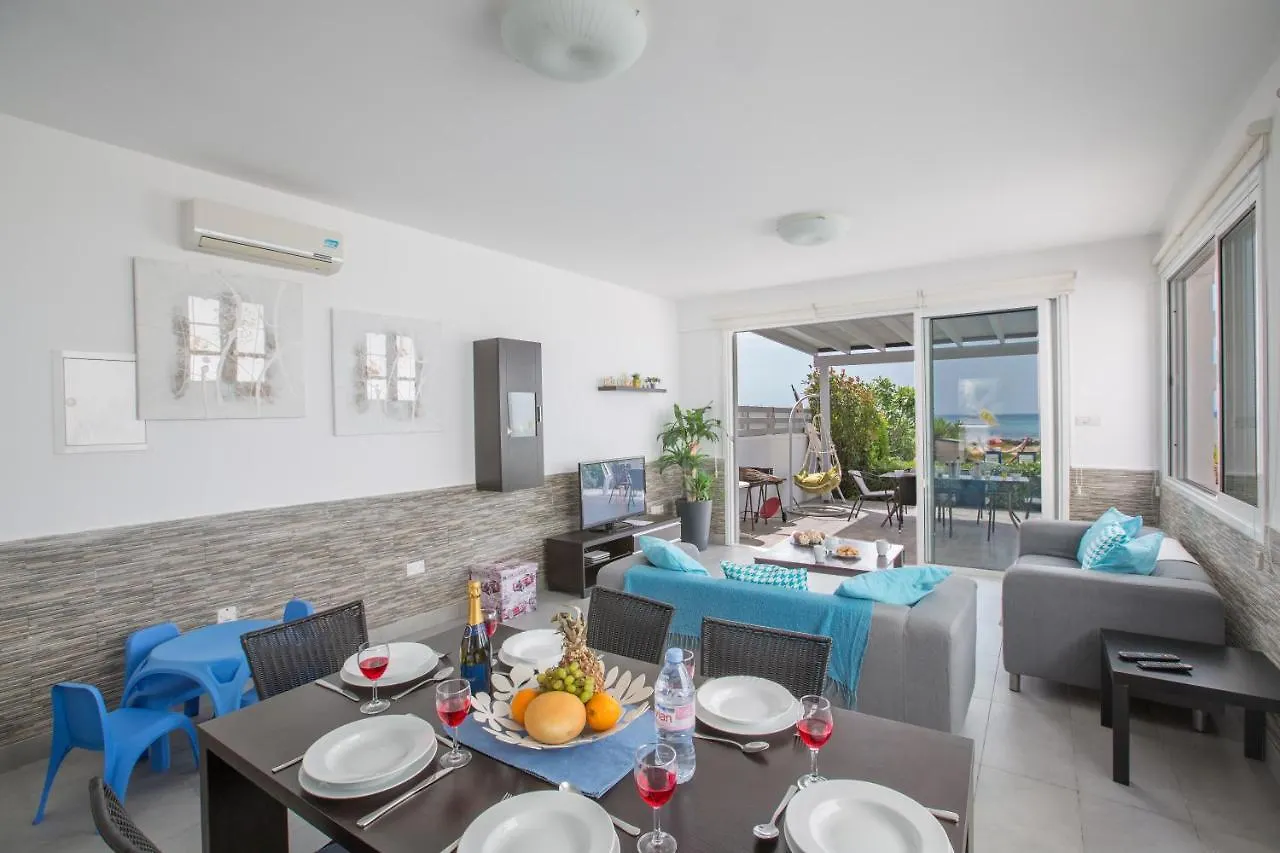 Villa Suri, Luxury Seafront Villa Ayia Napa