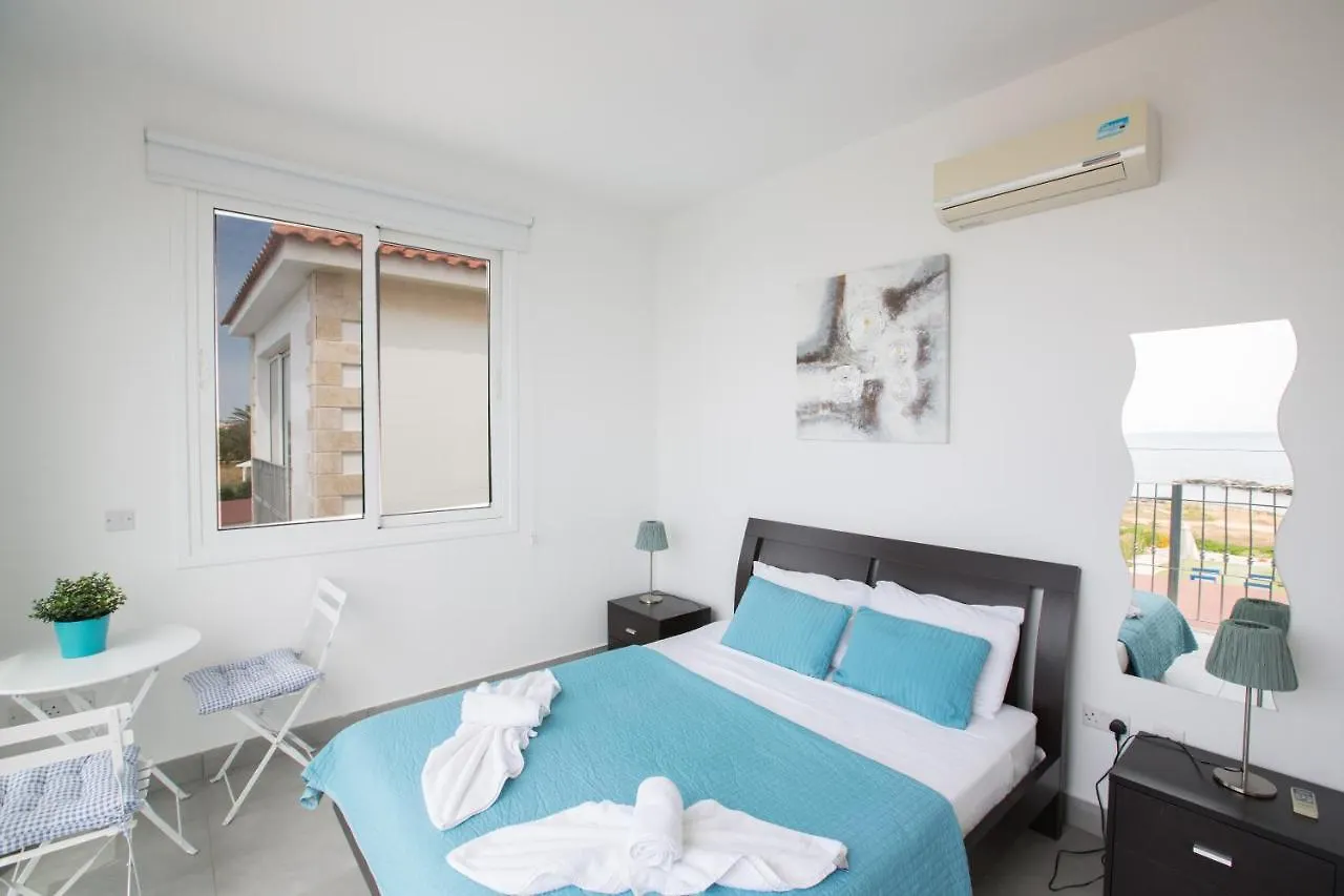 Villa Suri, Luxury Seafront Villa Ayia Napa