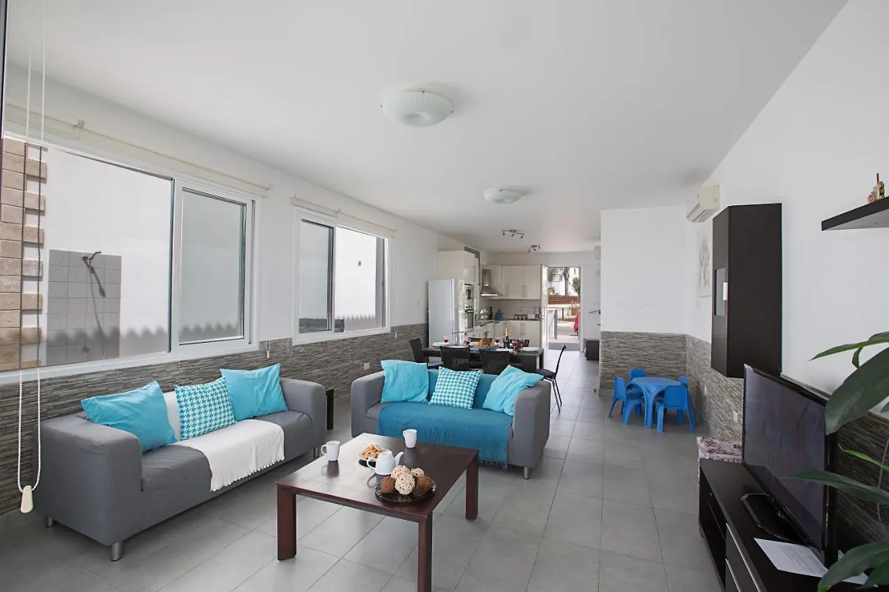 Villa Suri, Luxury Seafront Villa Ayia Napa 0*,  Cipro